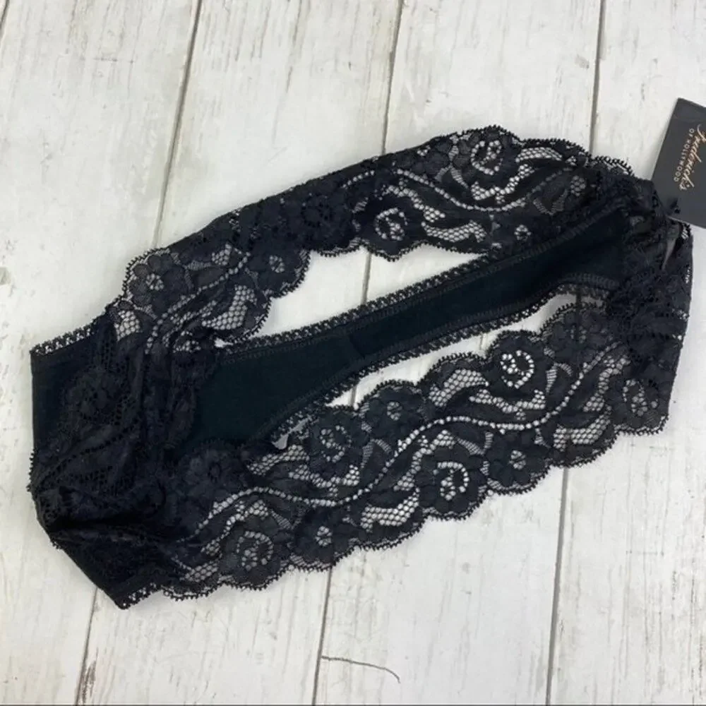 NWT Fredericks of Hollywood Thong Underwear Small Lace Black Bridget Panties Y2K